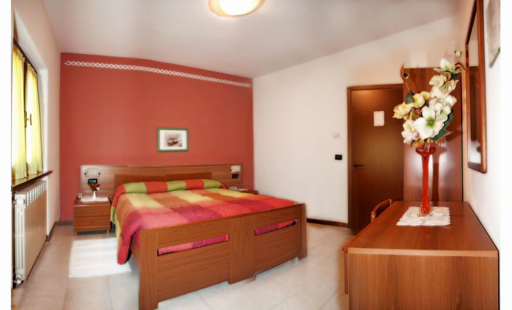 Albergo Il Castellino Boario Terme Zewnętrze zdjęcie