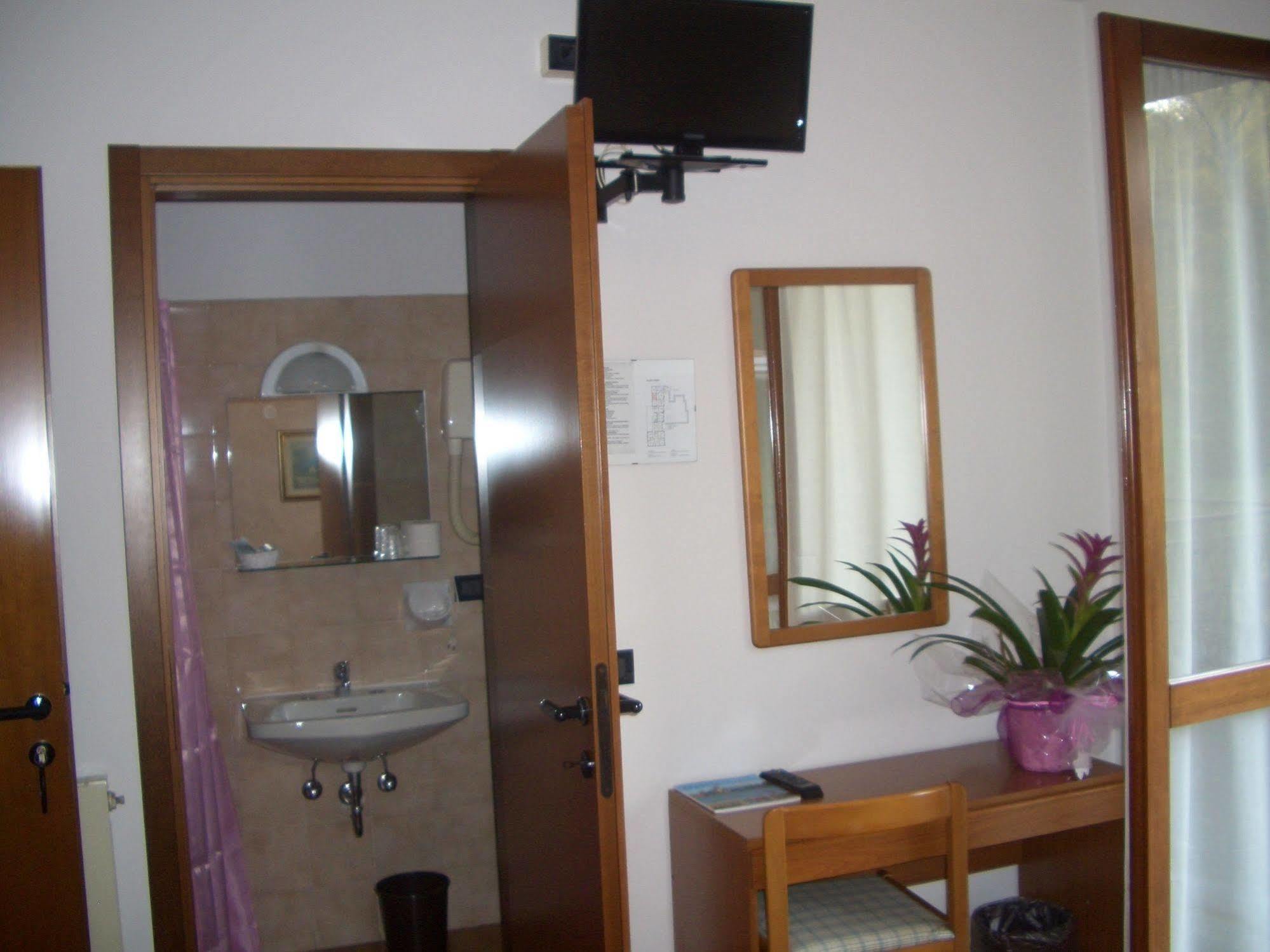 Albergo Il Castellino Boario Terme Zewnętrze zdjęcie